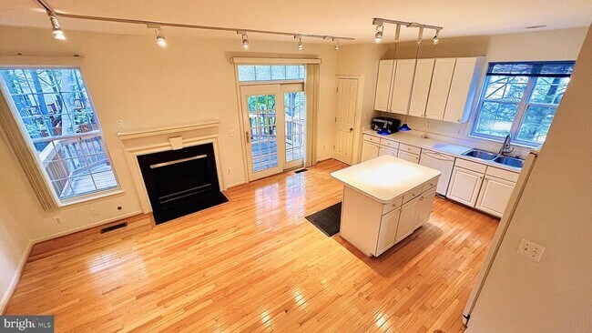 Building Photo - 4100 Flower Box Ct