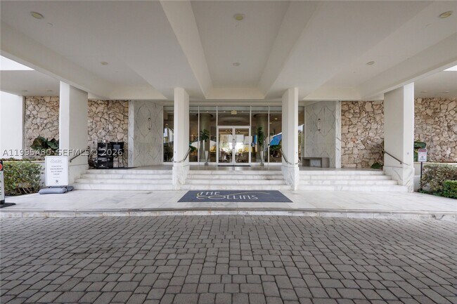 Building Photo - 6917 Collins Ave