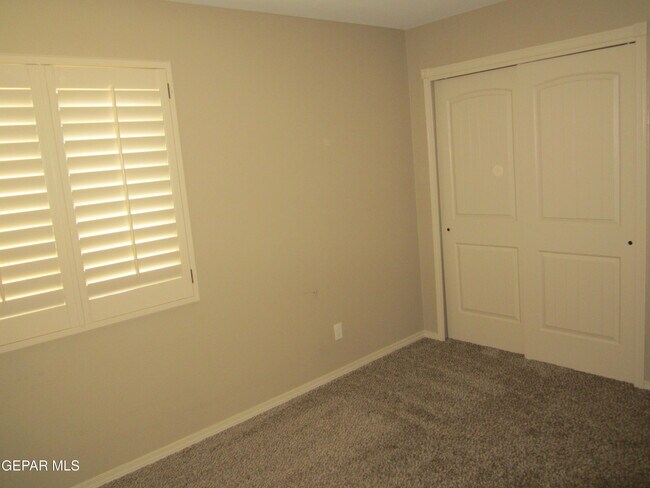 Building Photo - 477 Prime Desert Dr