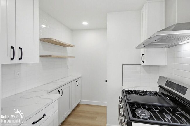 Building Photo - Newly Renovated 2Bdm 2Ba Stand Alone Unit with Private Yard in Chula Vista!