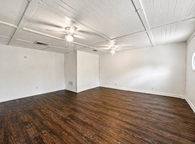 Building Photo - AVAILABLE NOW ; APPLY TODAY ON OUR WEBSITE!!!