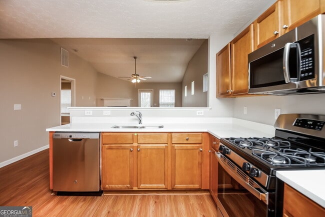 Building Photo - 533 Arrowhead Dr