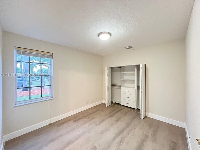 Building Photo - 1210 Leeward Way