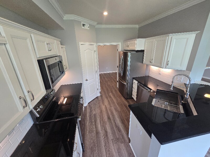 Building Photo - 32 Pebble Brook Pl