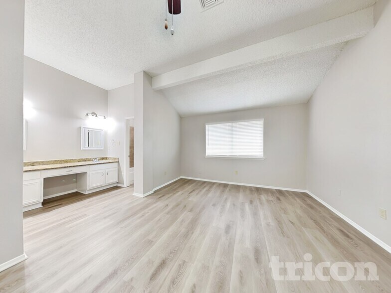 Building Photo - 11118 Nepau Dr