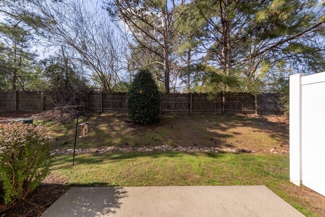 Building Photo - 1003 Rustads Cir