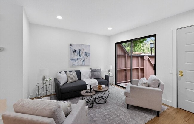 Building Photo - 199 E Warren Common