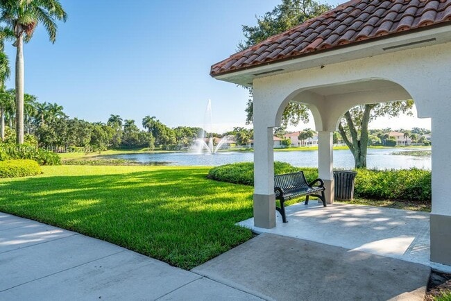 Building Photo - 4279 Greenbriar Ln