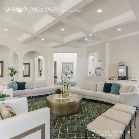 Building Photo - Century at Travesia