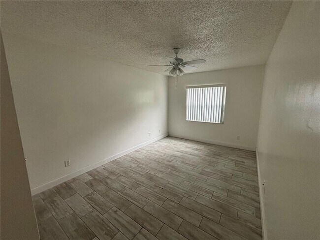 Building Photo - 9950 Turf Way