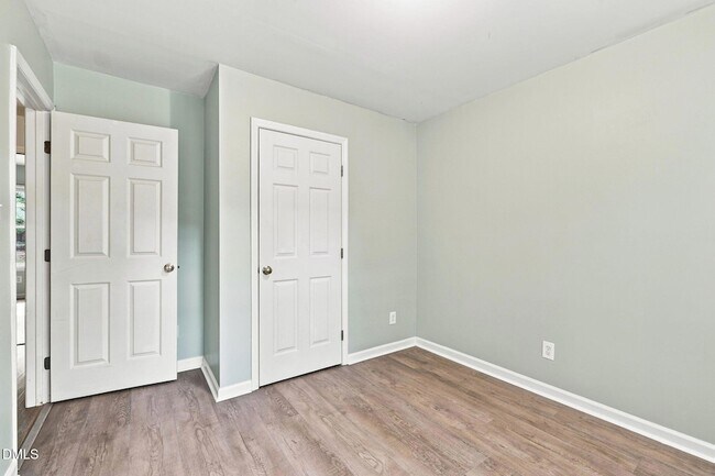 Building Photo - 108 Bristol Ct