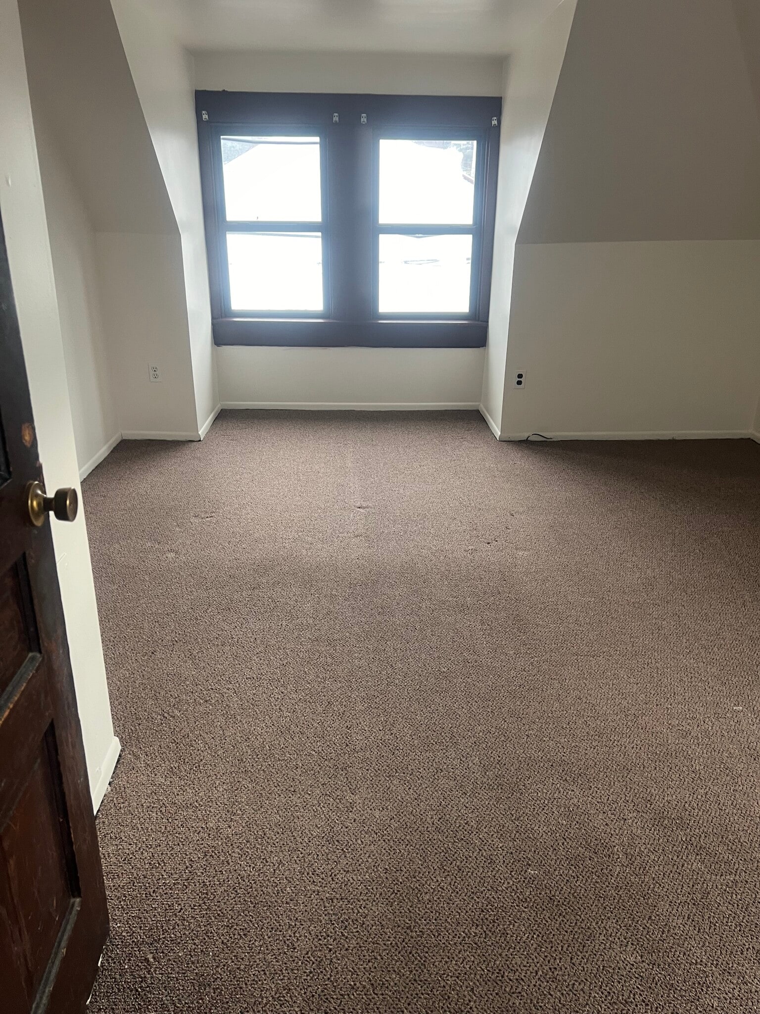 Building Photo - 101 E 10th Ave