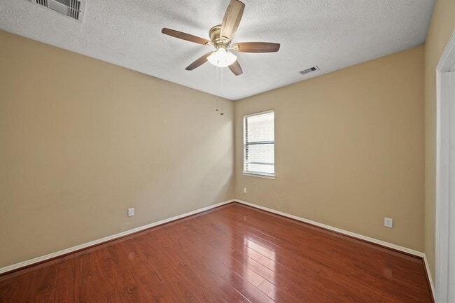 Building Photo - 6503 Loralie Ln