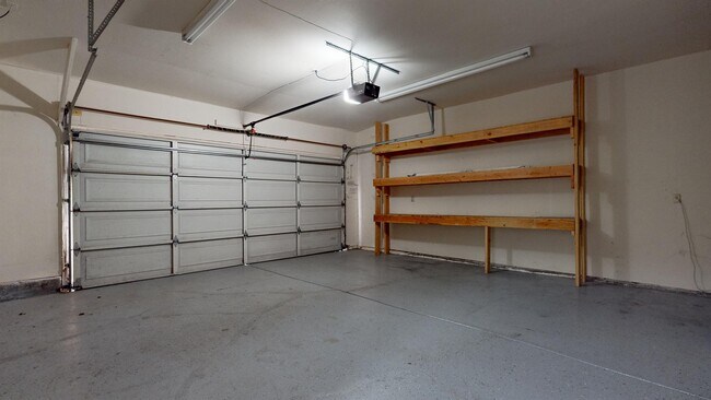 Building Photo - 9168 Eastside Rd