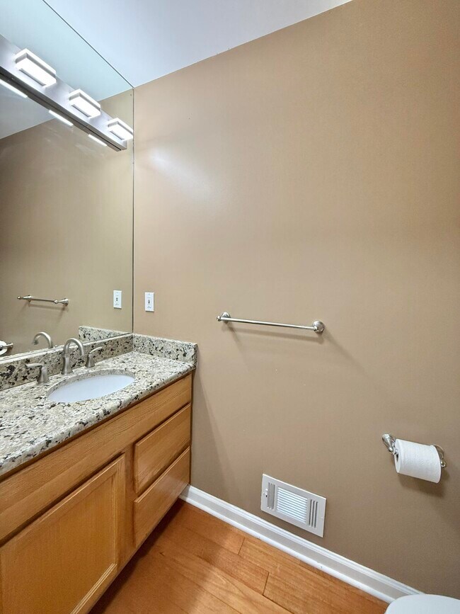 Building Photo - 2636 Shefman Terrace