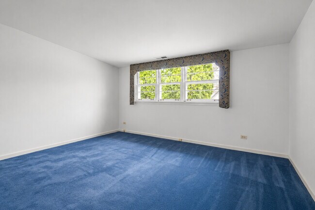 Building Photo - 1120 Romona Rd