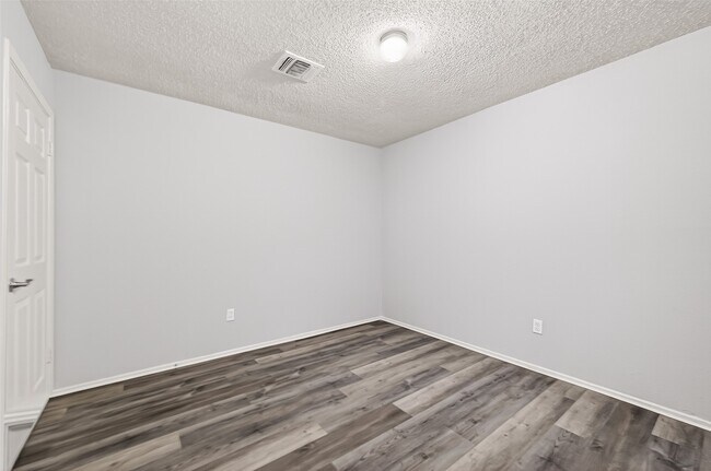 Building Photo - 11411 Hornbrook Dr