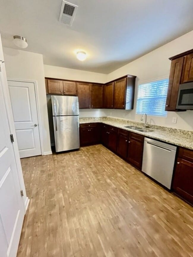 Building Photo - Luxurious 2 story 3 bedroom 2.5 bath Townhomes. Located in Salisbury