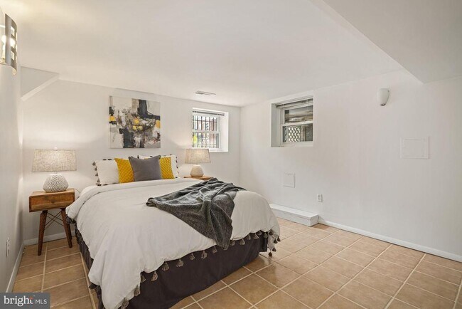 Building Photo - 3001 13th St NW