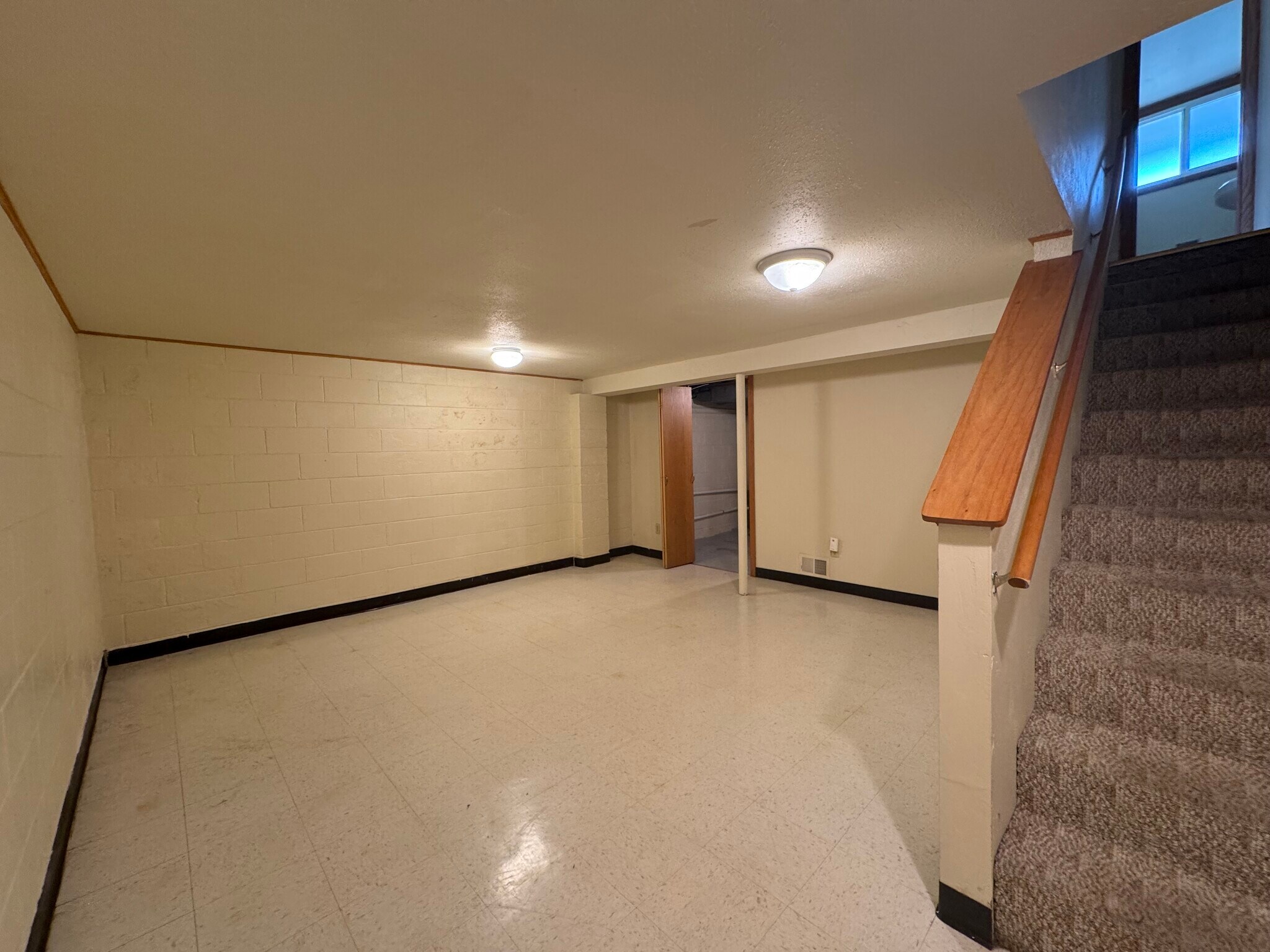 Building Photo - 2155 S Fountain Ave