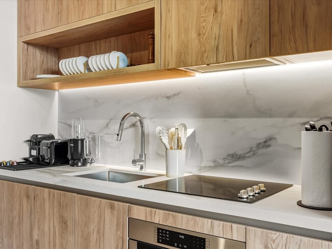 Building Photo - 11 NE 6th St