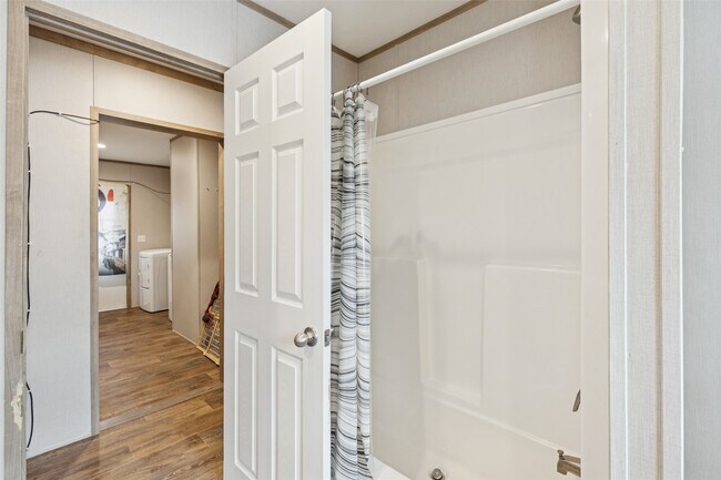 Building Photo - 146 Marina Dr