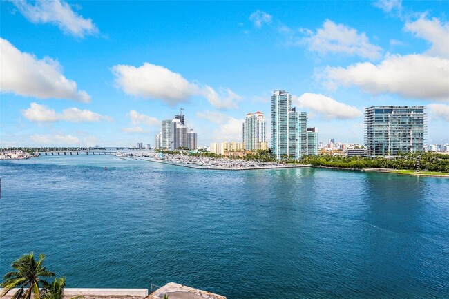 Building Photo - 6800 Fisher Island Dr