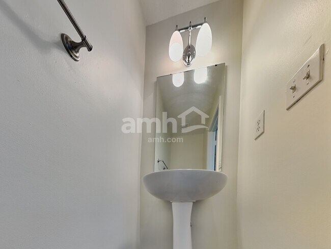 Building Photo - 8922 Tendring Ct