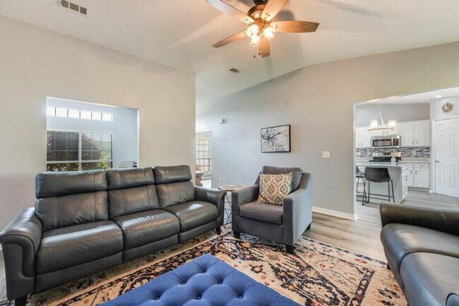 Building Photo - 1236 Northview Dr