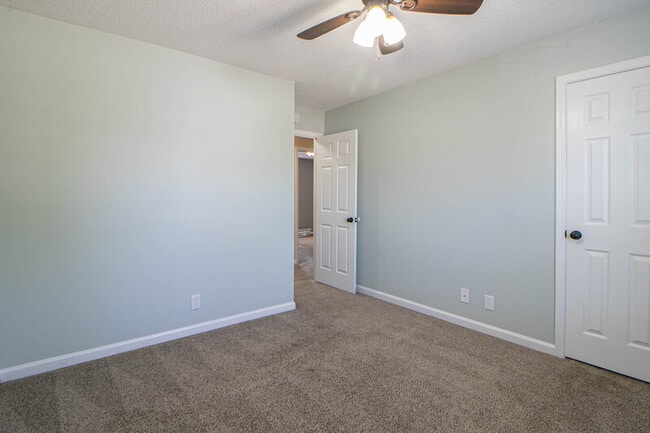 Building Photo - 207 Ruf Dr