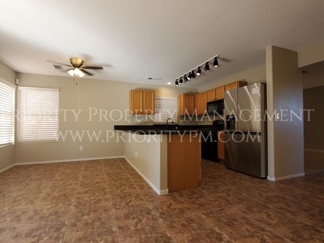 Building Photo - NW Single Family Home w/INGROUND POOL!!