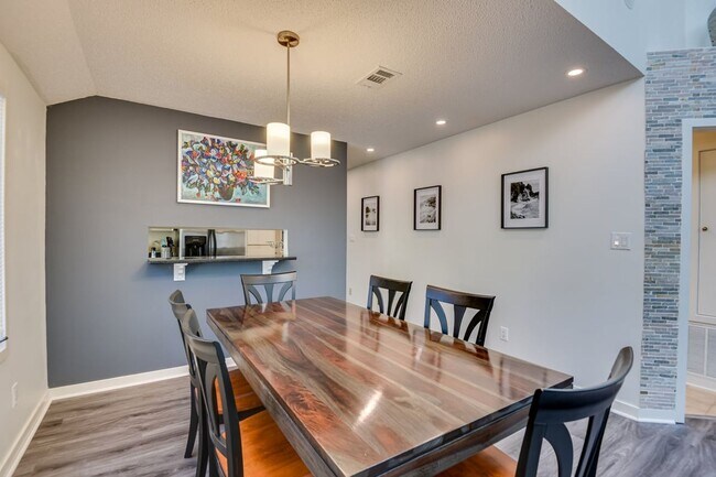 Building Photo - 3247 Summerchase Cir
