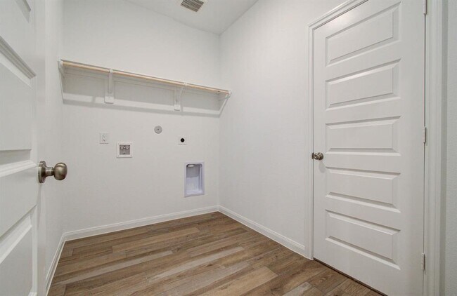 Building Photo - 24838 Harrow Mdw Dr
