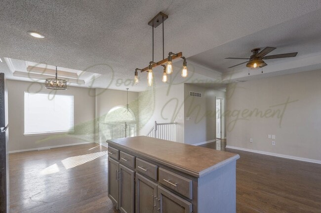 Building Photo - 706 NW Baytree Dr