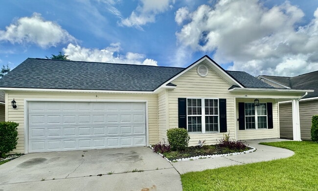 Building Photo - Three Bedroom Updated Single Level Home in...
