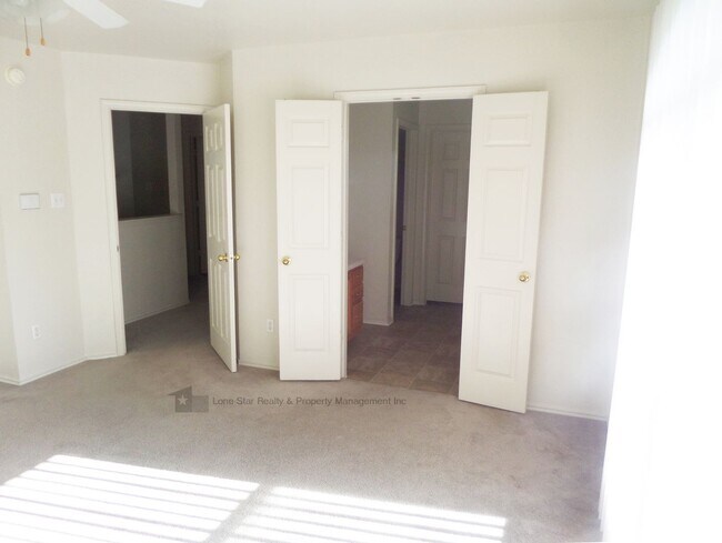 Building Photo - 3-Bedroom Duplex for Rent in Killeen