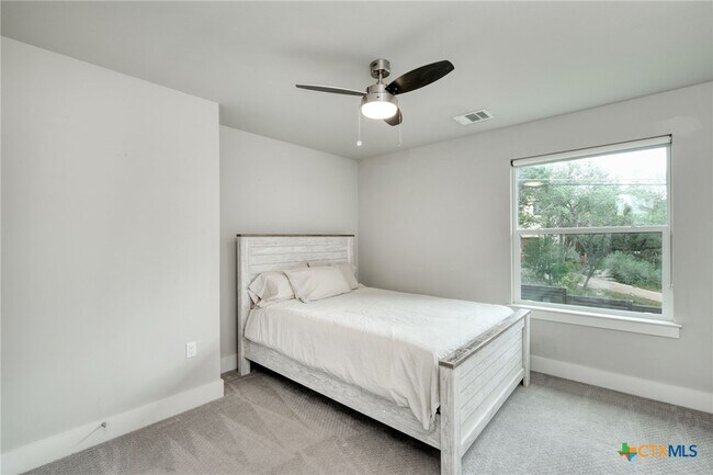 Building Photo - 15500 Enid Dr