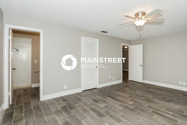 Building Photo - 4 Bedroom Pet-Friendly Home in Coral Springs, FL with Main Street Renewal