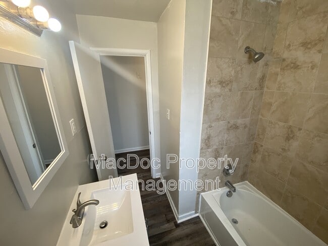 Building Photo - 1500 Airport Ave