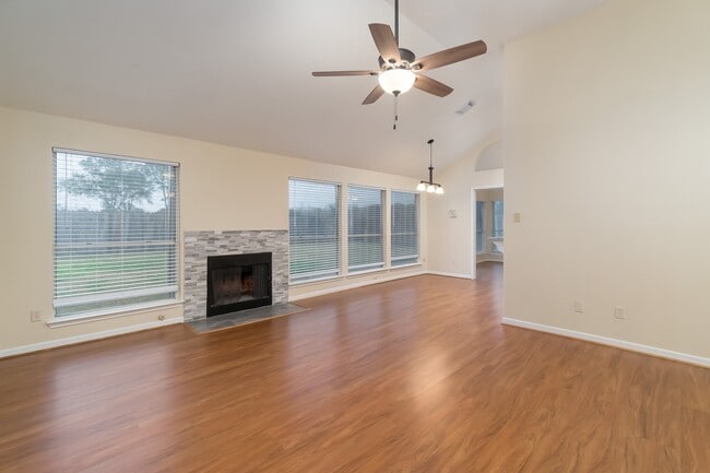 Building Photo - 5306 Acorn Ct