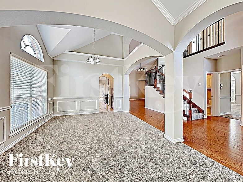 Building Photo - 304 Wisteria Way