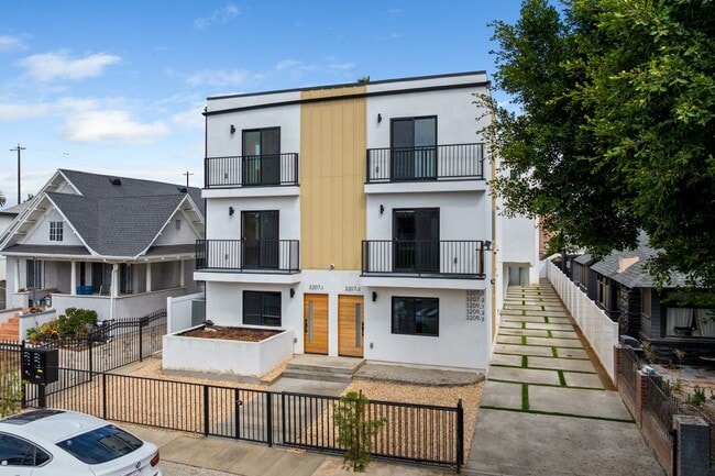 Building Photo - 3209 W 18th St