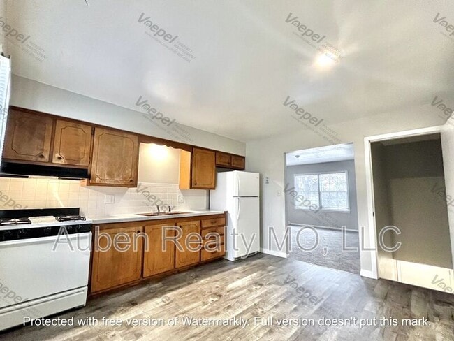 Building Photo - 7211 Montana Ave