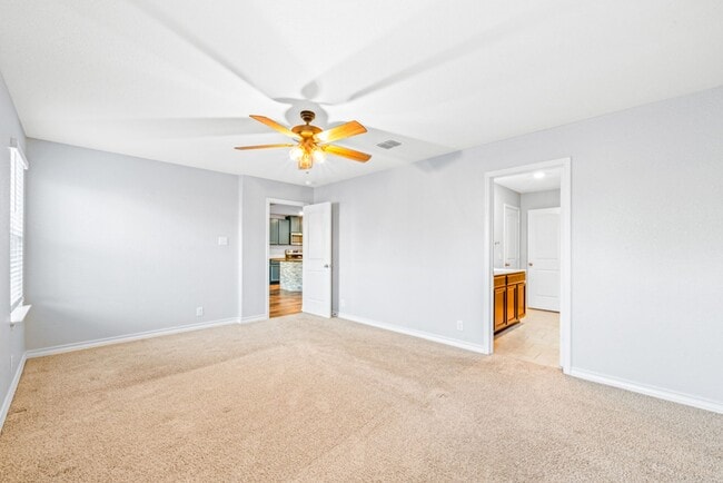 Building Photo - Spacious 5 Bed, 3.5 Bath Home | Game Room, Corner Lot & Near Lackland AFB
