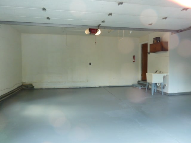 garage - 3 Edward St