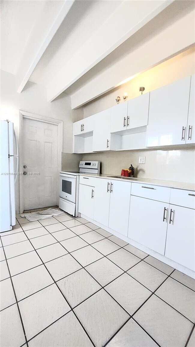 Building Photo - 21910 SW 118th Ct