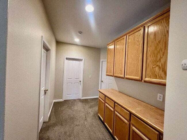 Building Photo - 116 Burgundy Ct