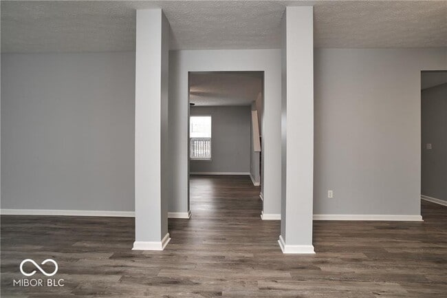 Building Photo - 11080 McDowell Dr