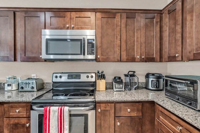 Building Photo - 9411 N Adrian Ave