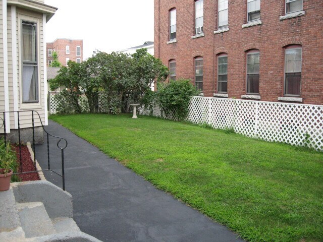 Building Photo - 33 Myrtle St